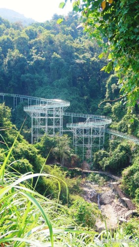 福建漳州市十里蓝山景区玻璃漂流滑道